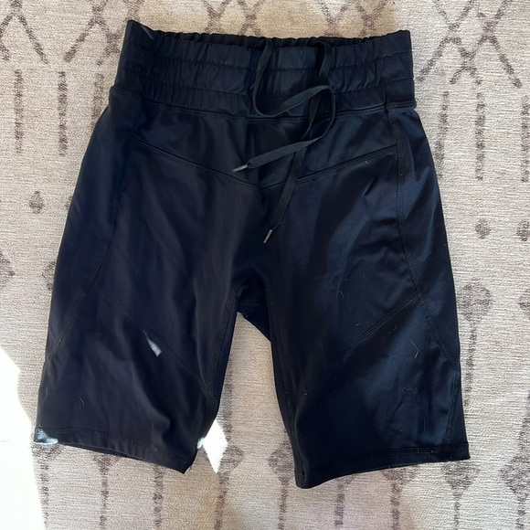 Gaidama Avant Garde Bermuda shorts size small - black. EUC. - Picture 2 of 2